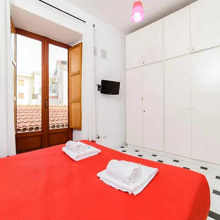 Estate4home - Hearts Apartmán