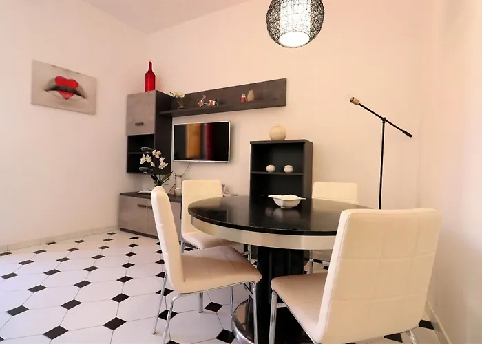 Estate4home - Hearts Apartman